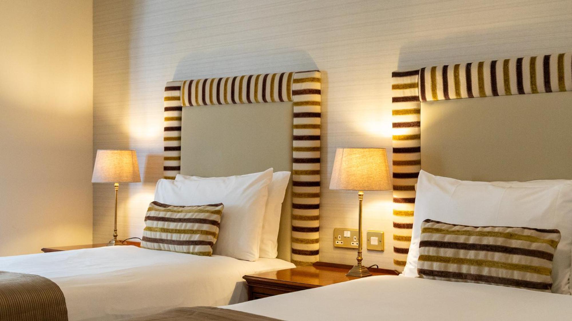 Bracken Court Hotel Балбриган Екстериор снимка