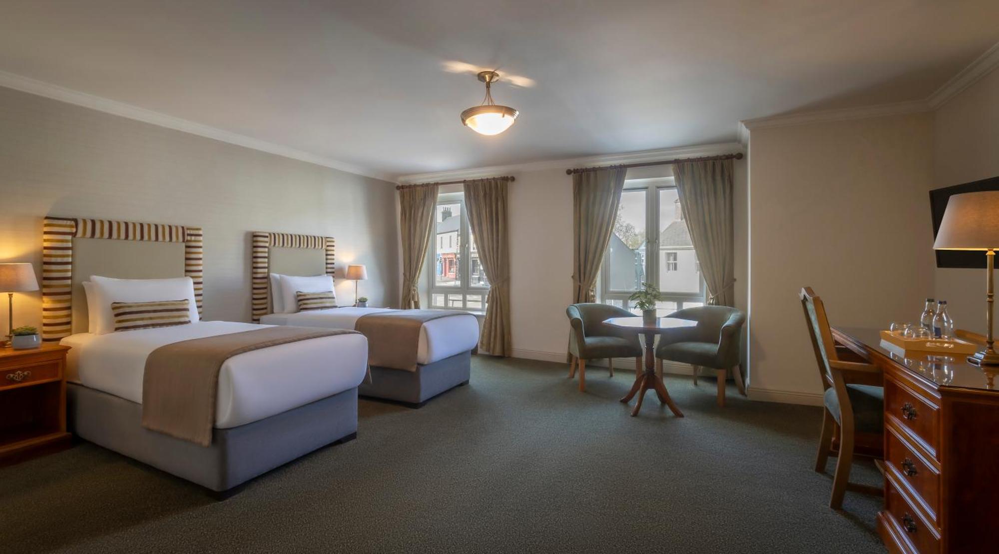 Bracken Court Hotel Балбриган Екстериор снимка