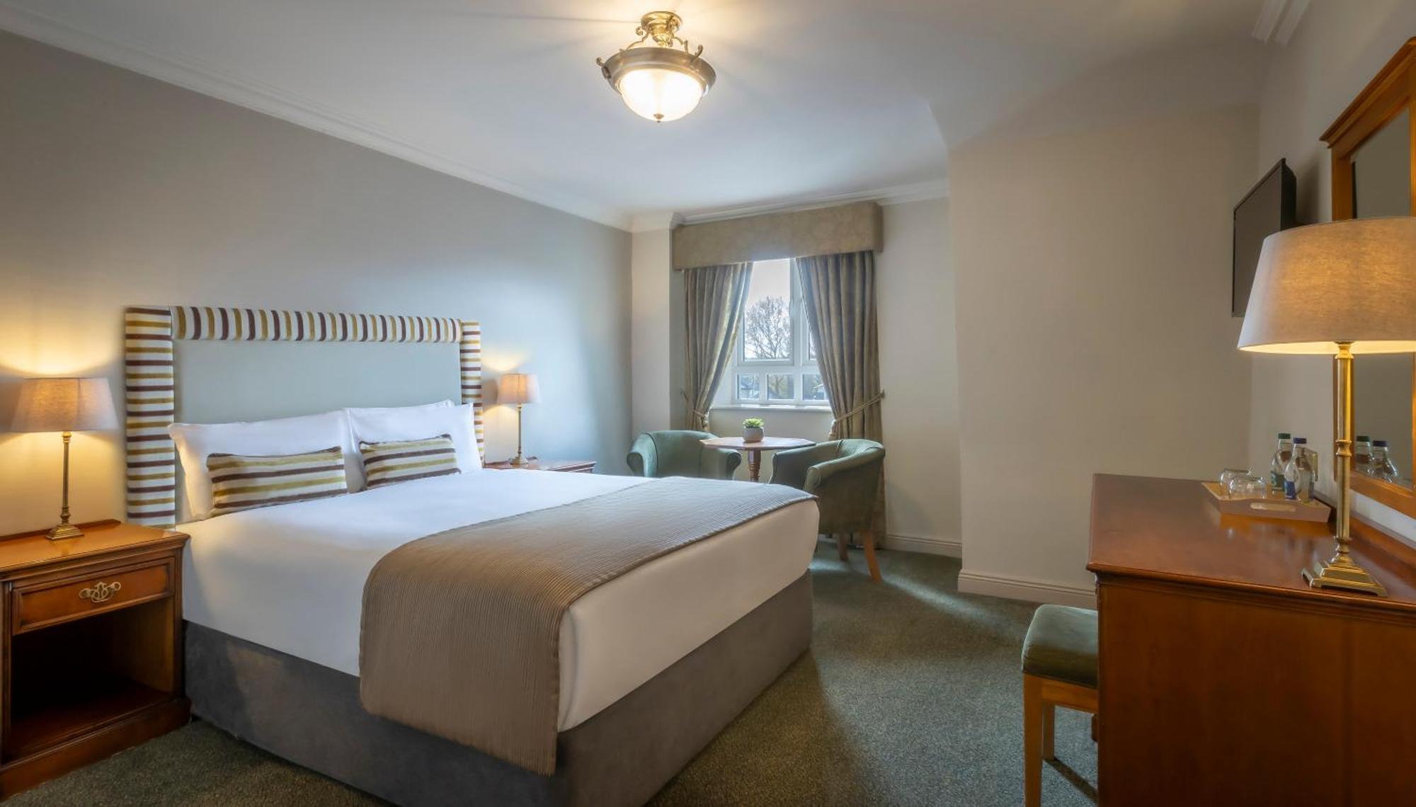 Bracken Court Hotel Балбриган Екстериор снимка