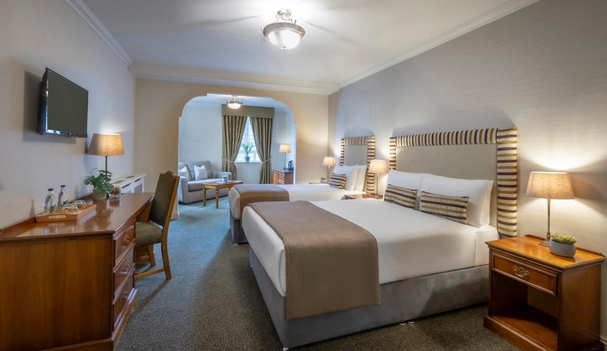Bracken Court Hotel Балбриган Екстериор снимка