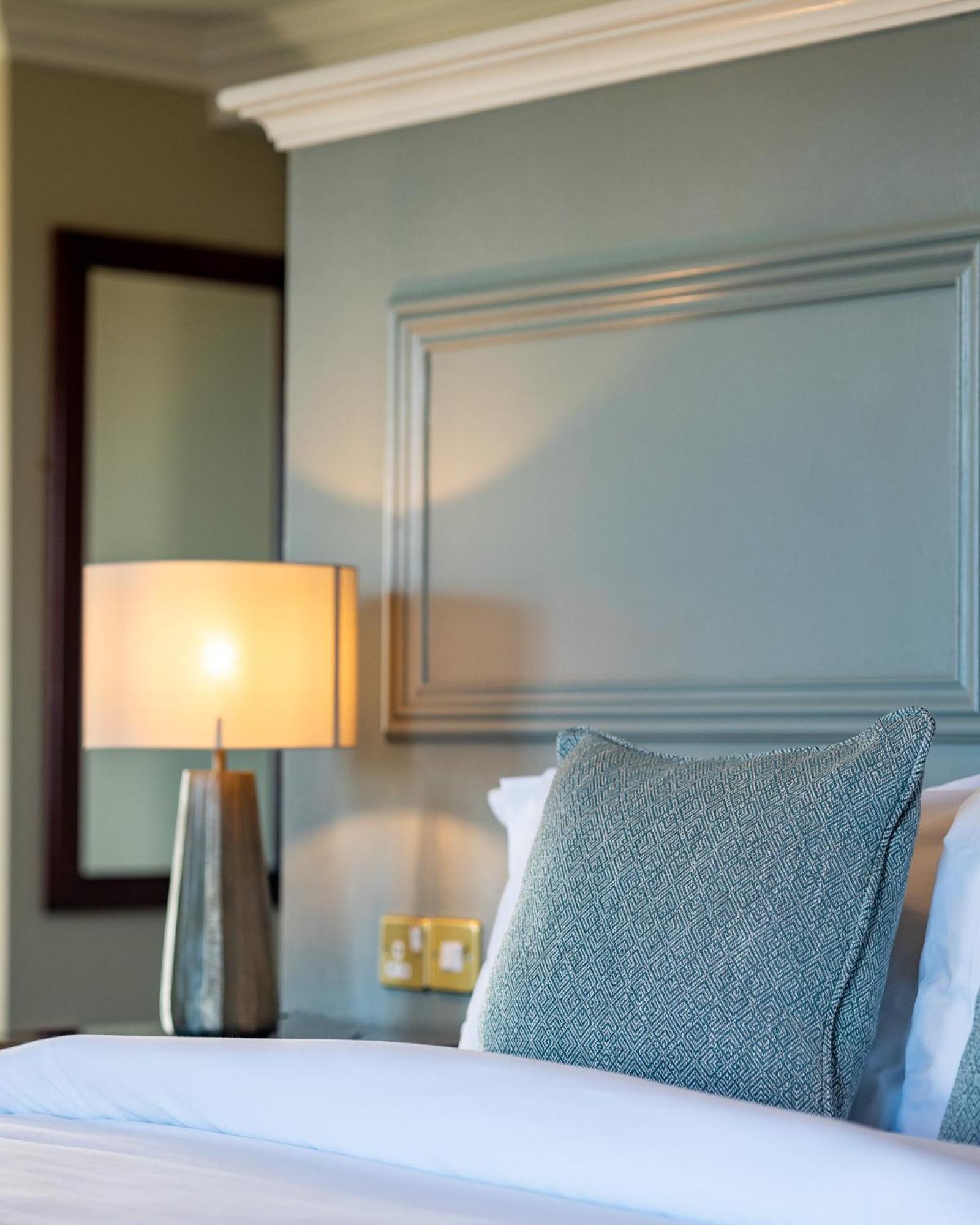 Bracken Court Hotel Балбриган Екстериор снимка